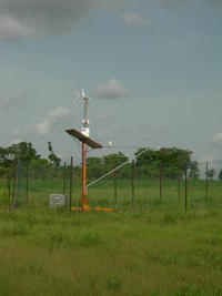 Station de mesure de flux d'évapotranspiration et de météorologie, climat soudanien, Nalohou, Bénin © Sylvie Galle, IRD